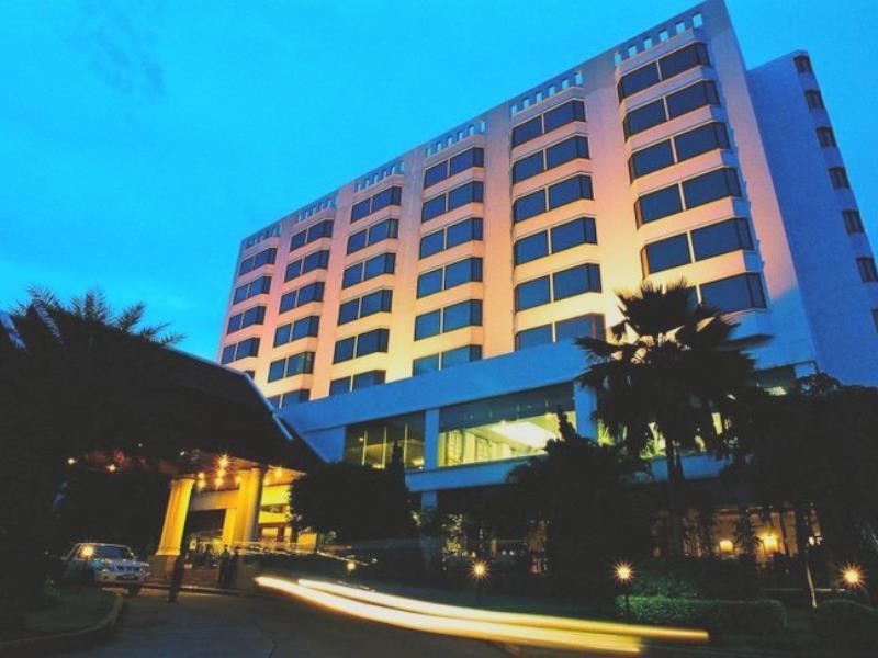 Laithong Hotel Убонратчатхани Экстерьер фото