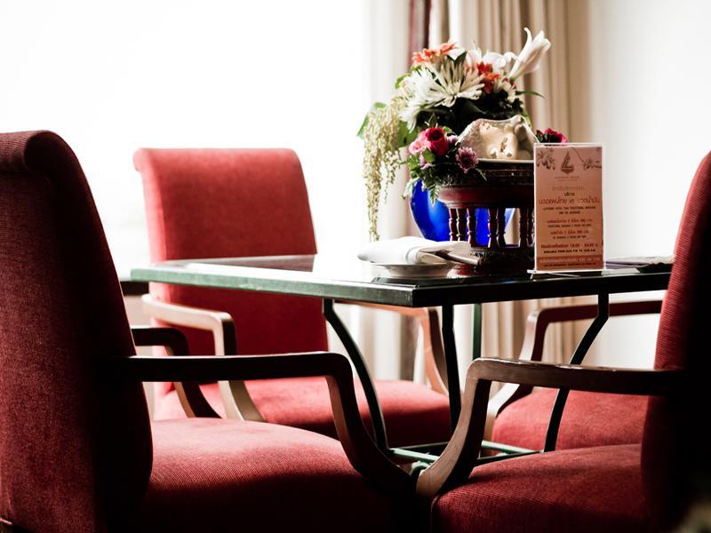 Laithong Hotel Убонратчатхани Экстерьер фото