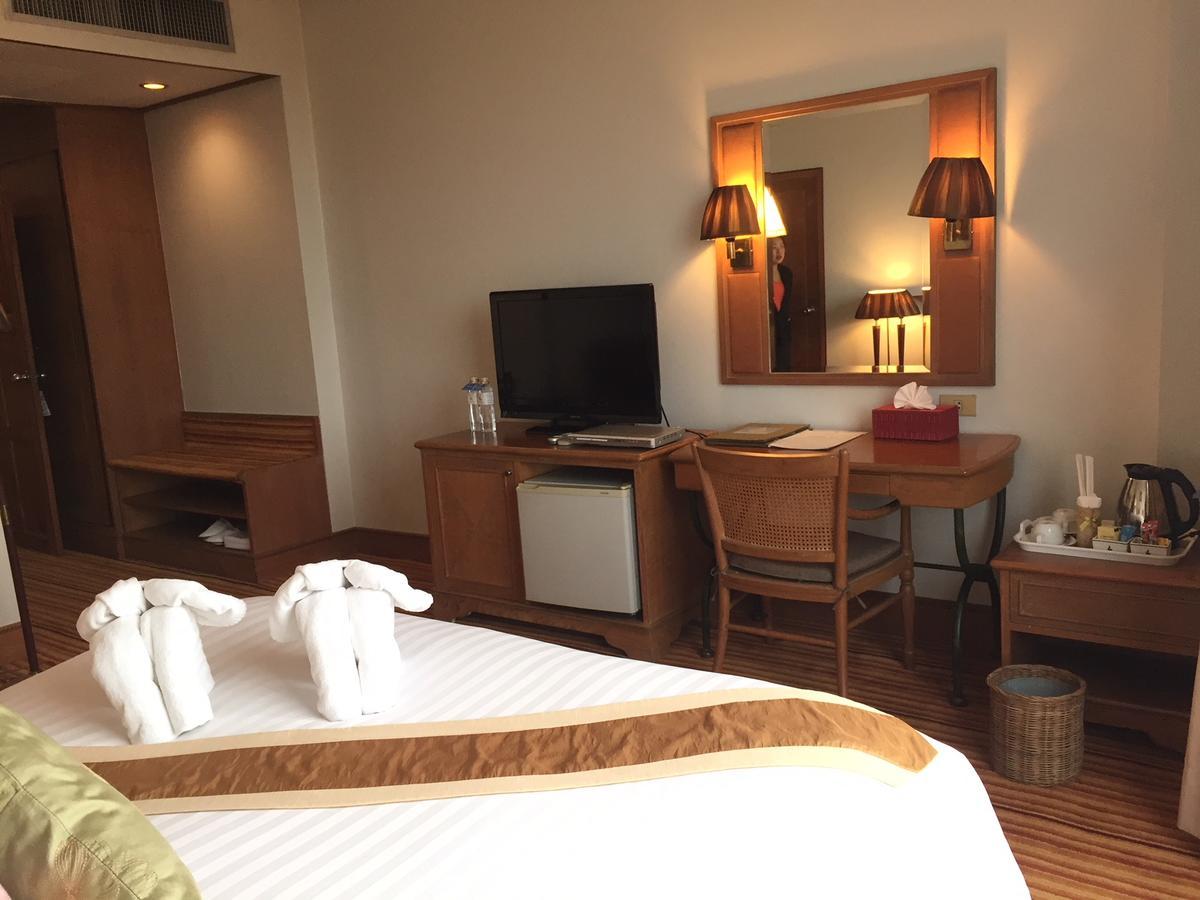 Laithong Hotel Убонратчатхани Экстерьер фото